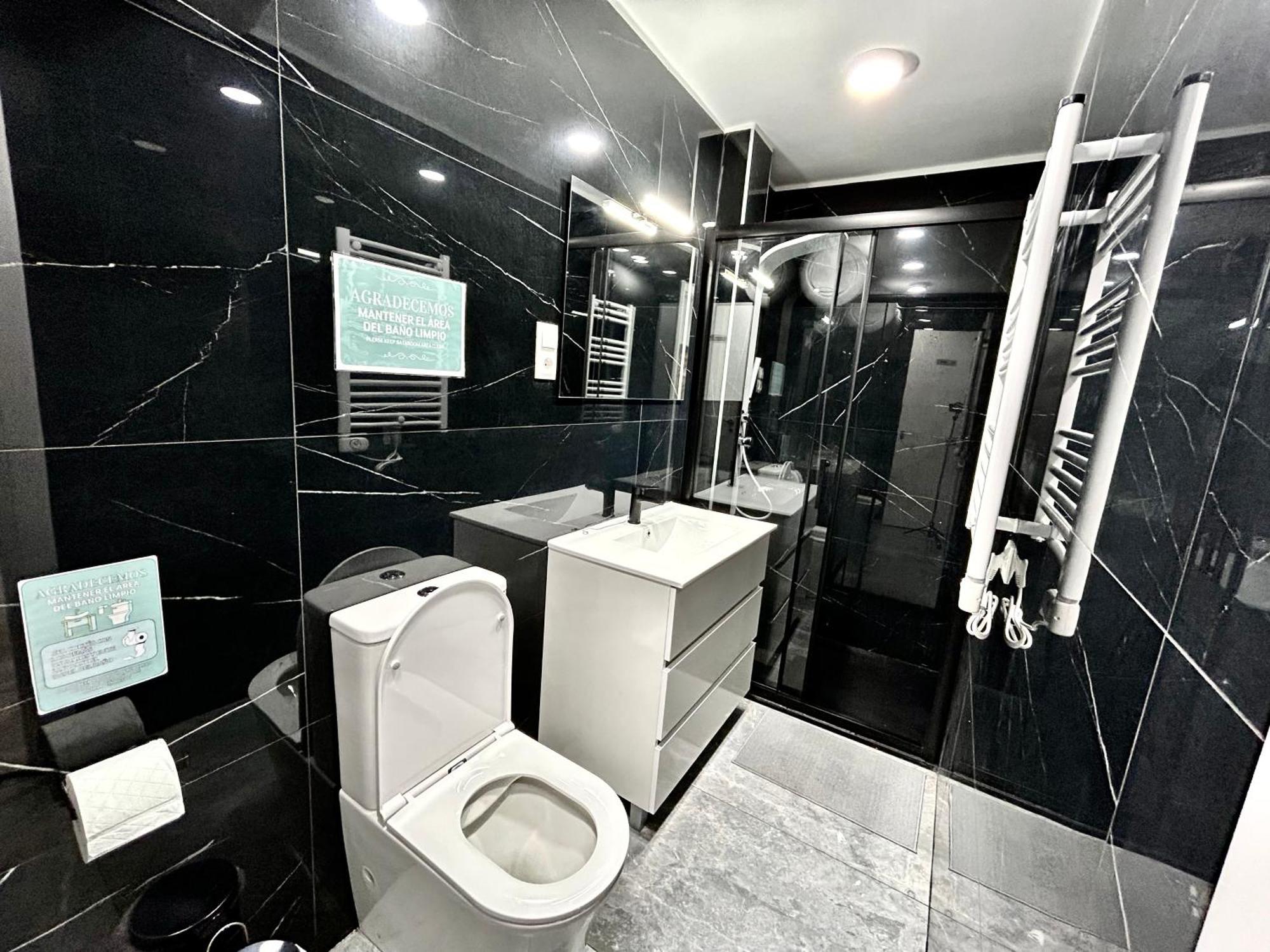 Rooms Rayo Madrid Exteriör bild